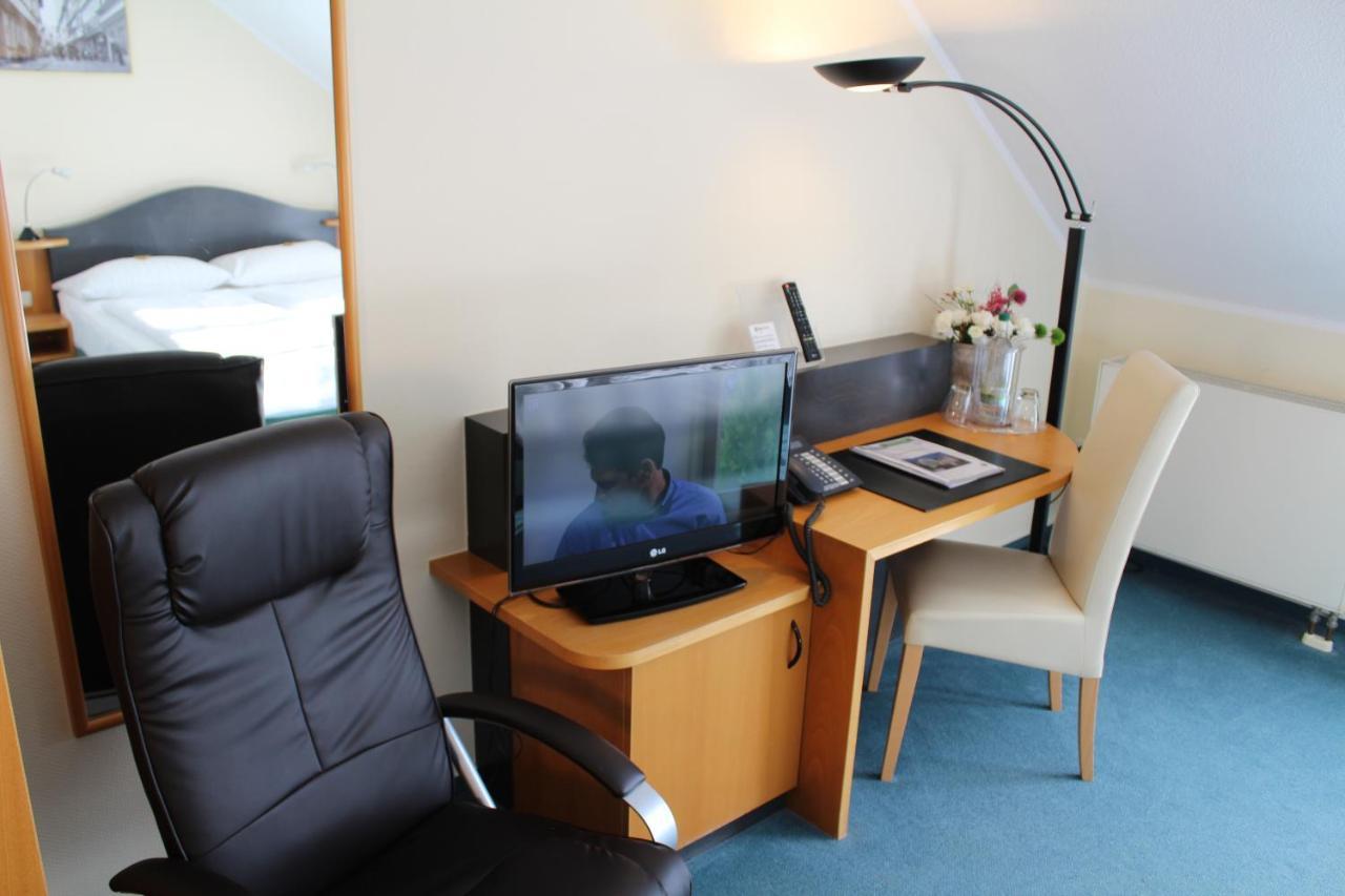 H+ Hotel Эрфурт Экстерьер фото