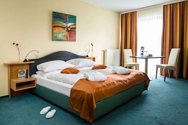 H+ Hotel Эрфурт Номер фото